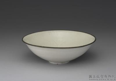 图片[2]-Bowl with impressed decoration of waterfowl and lotus pond in white glaze, Ding ware, Jin dynasty, 12th-13th century-China Archive